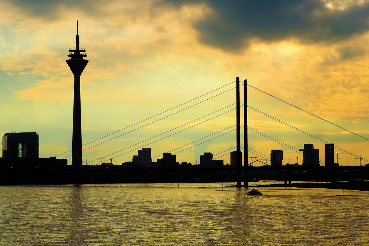 canvas-print-skyline-in-the-evening-light