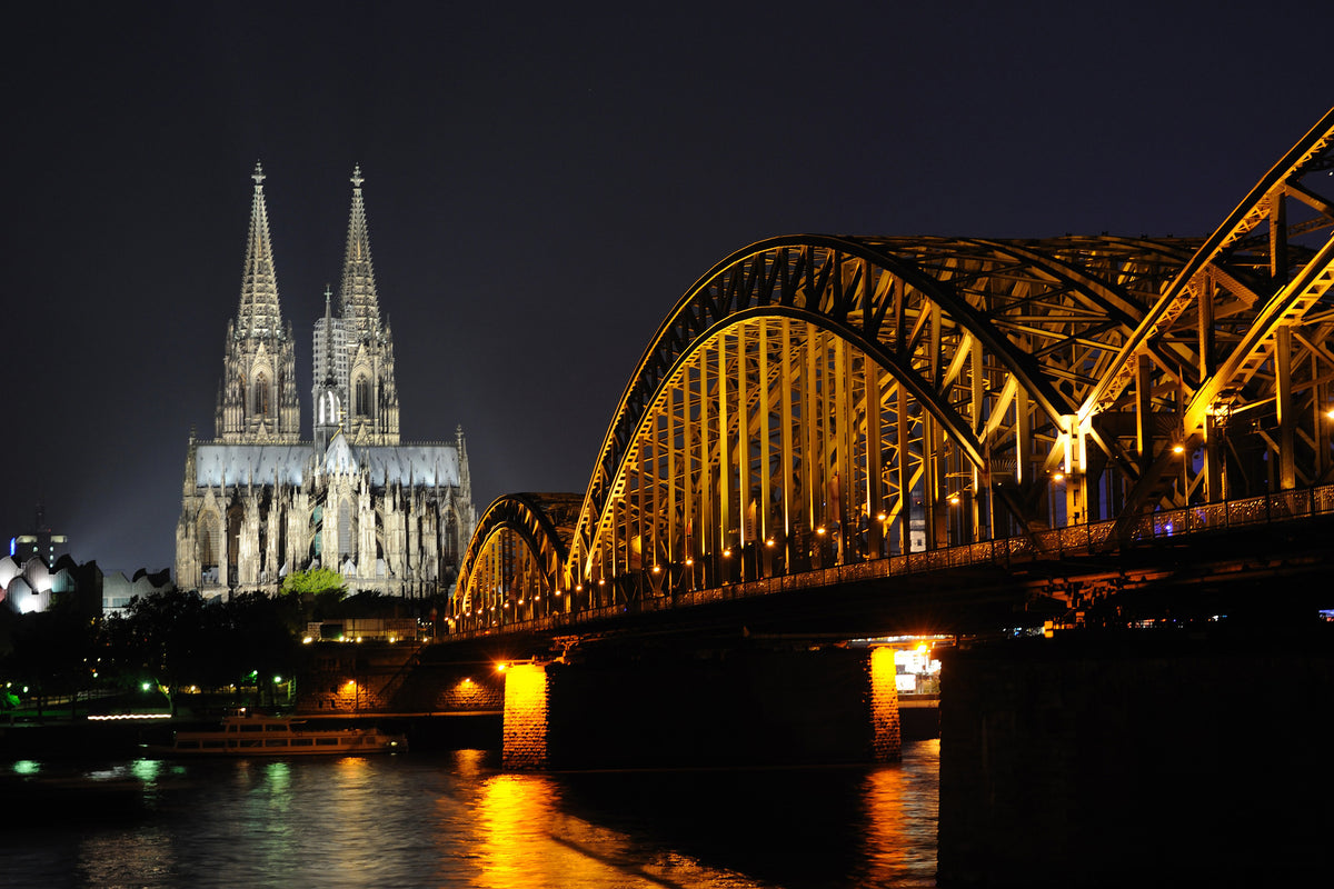 3-piece-acrylic-print-at-night-in-cologne