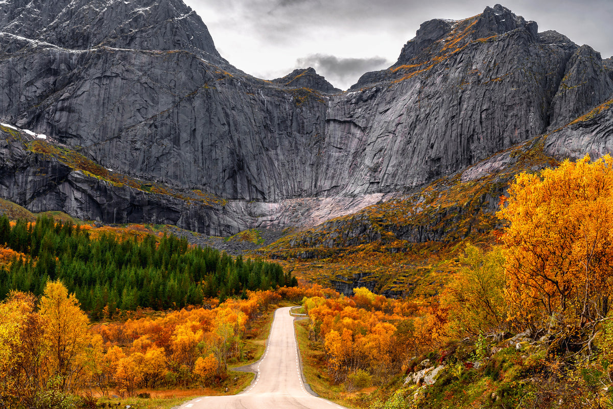 canvas-print-road-to-the-wall-x