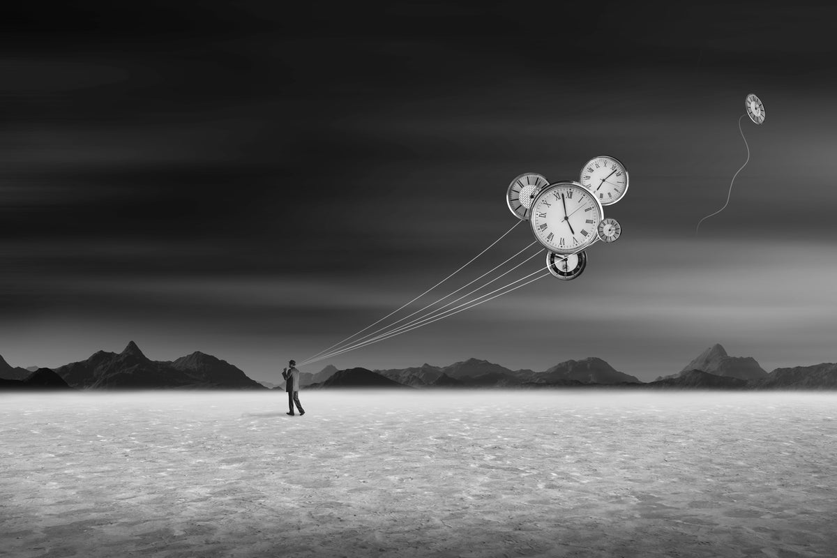 3-piece-aluminium-print-time-keeper