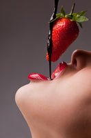 canvas-print-strawberry-kiss
