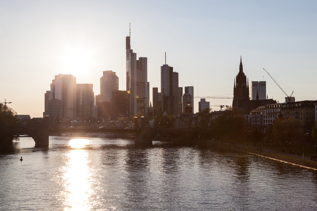 framedposter-print-sunrise-over-the-financial-metropolis