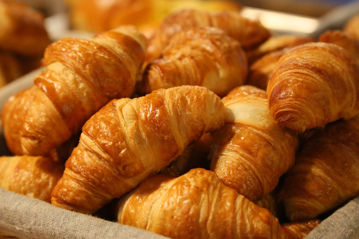 aluminium-print-fresh-croissants
