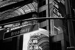 3-piece-canvas-print-at-night-on-broadway