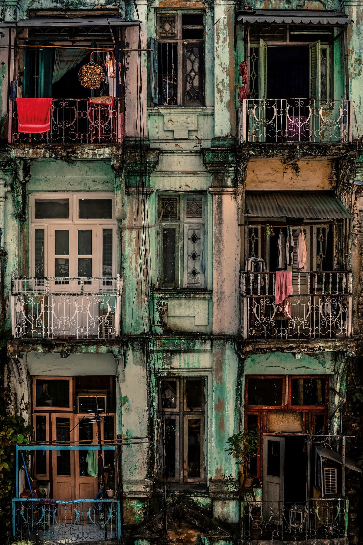 aluminium-print-remnants-of-another-era