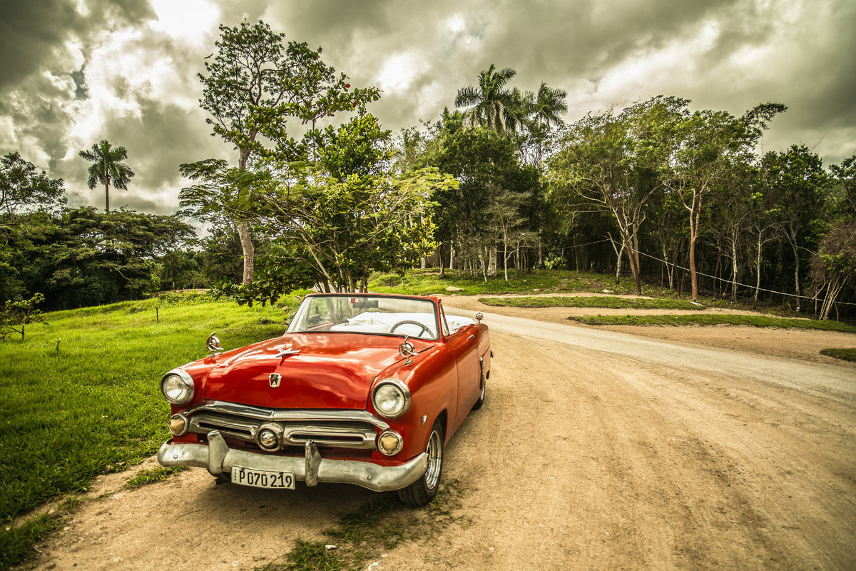 3-piece-aluminium-print-a-vintage-car-in-cuba