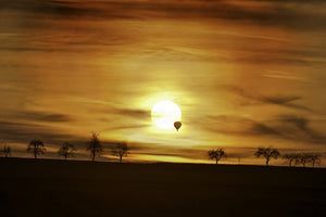 modern-3-piece-acrylic-print-sunset-with-hot-air-balloon