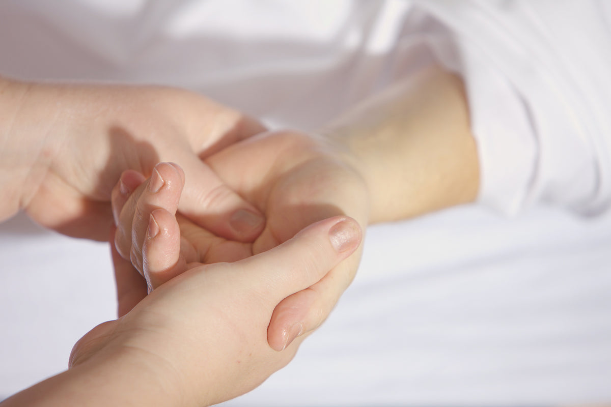 3-piece-canvas-print-hand-massage