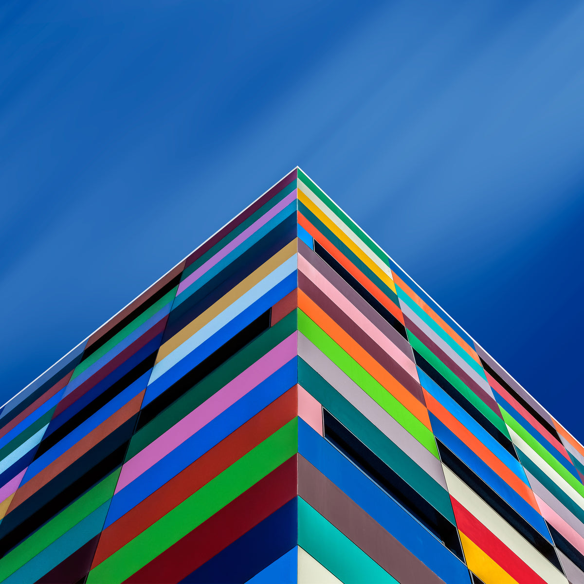 4-piece-aluminium-print-color-pyramid