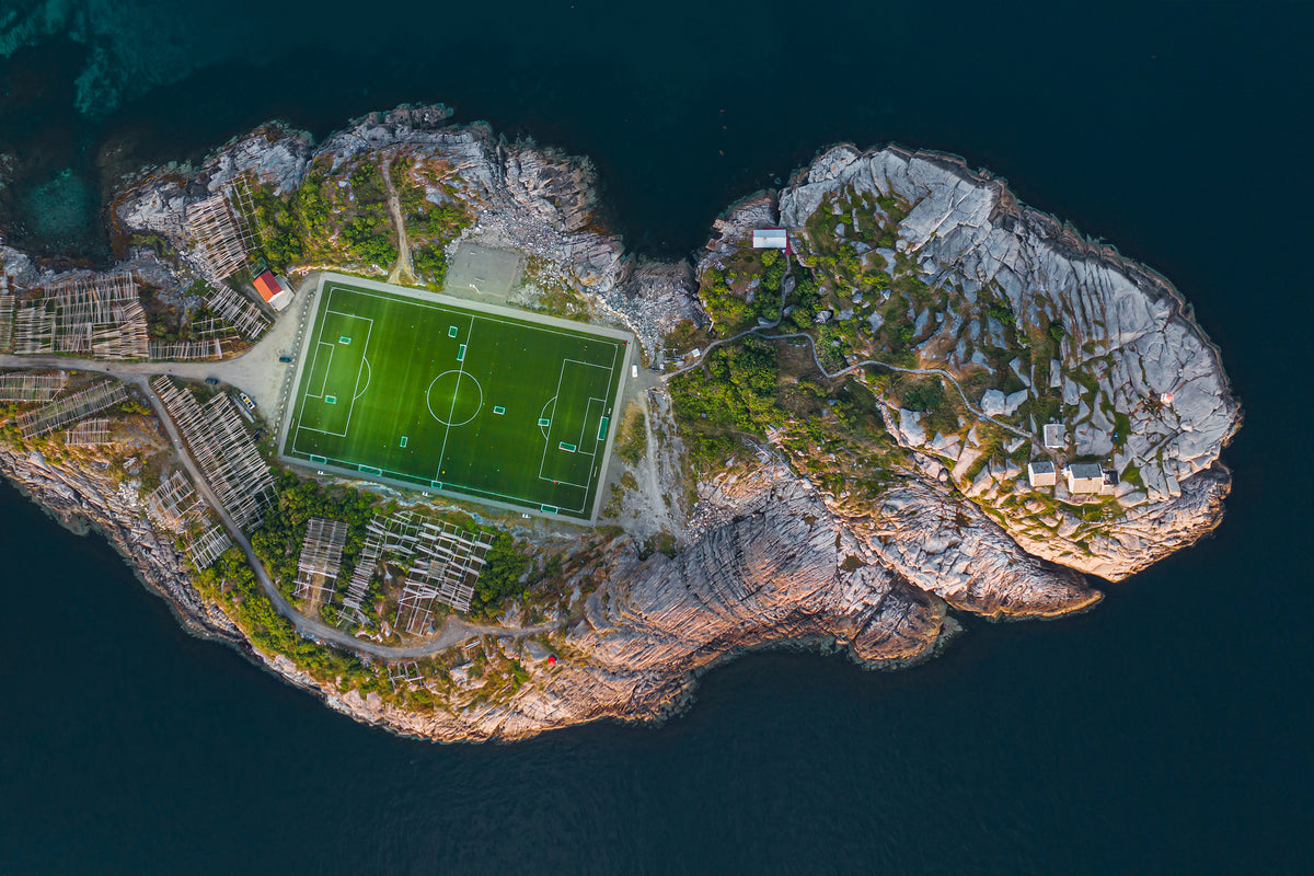 aluminium-print-football-field-on-the-edge-of-the-world-x