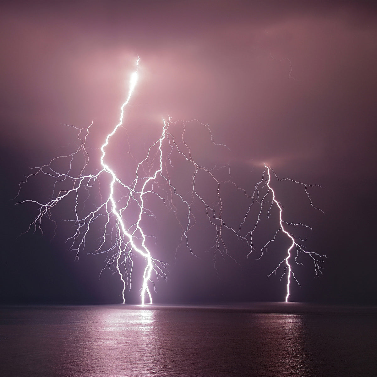 4-piece-aluminium-print-thunderbolt-over-the-sea