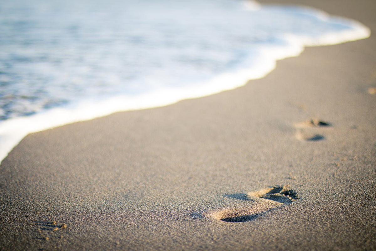 3-piece-canvas-print-footprints-in-the-sand-on-the-beach
