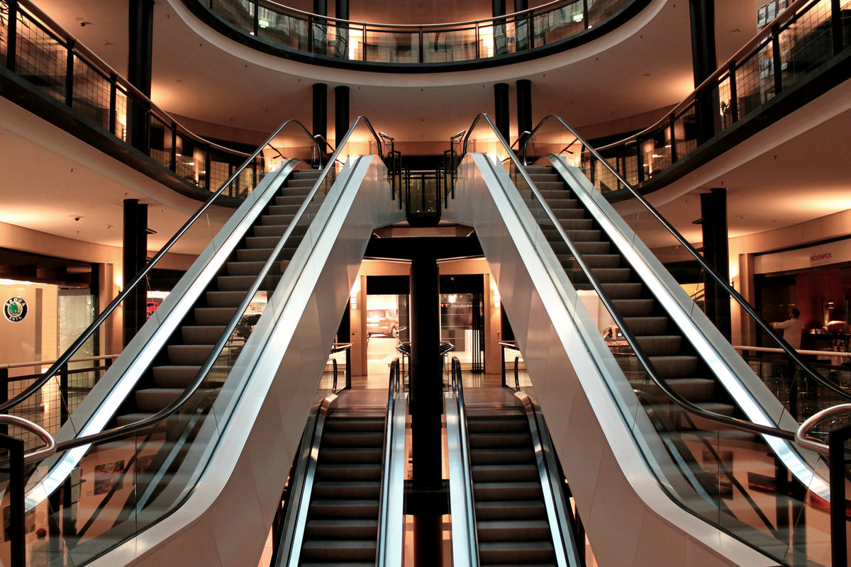 modern-3-piece-acrylic-print-escalator-in-shopping-mall