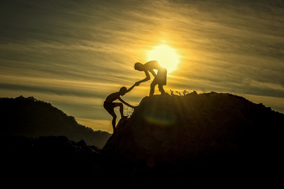 framedposter-print-climbing-in-the-mountains